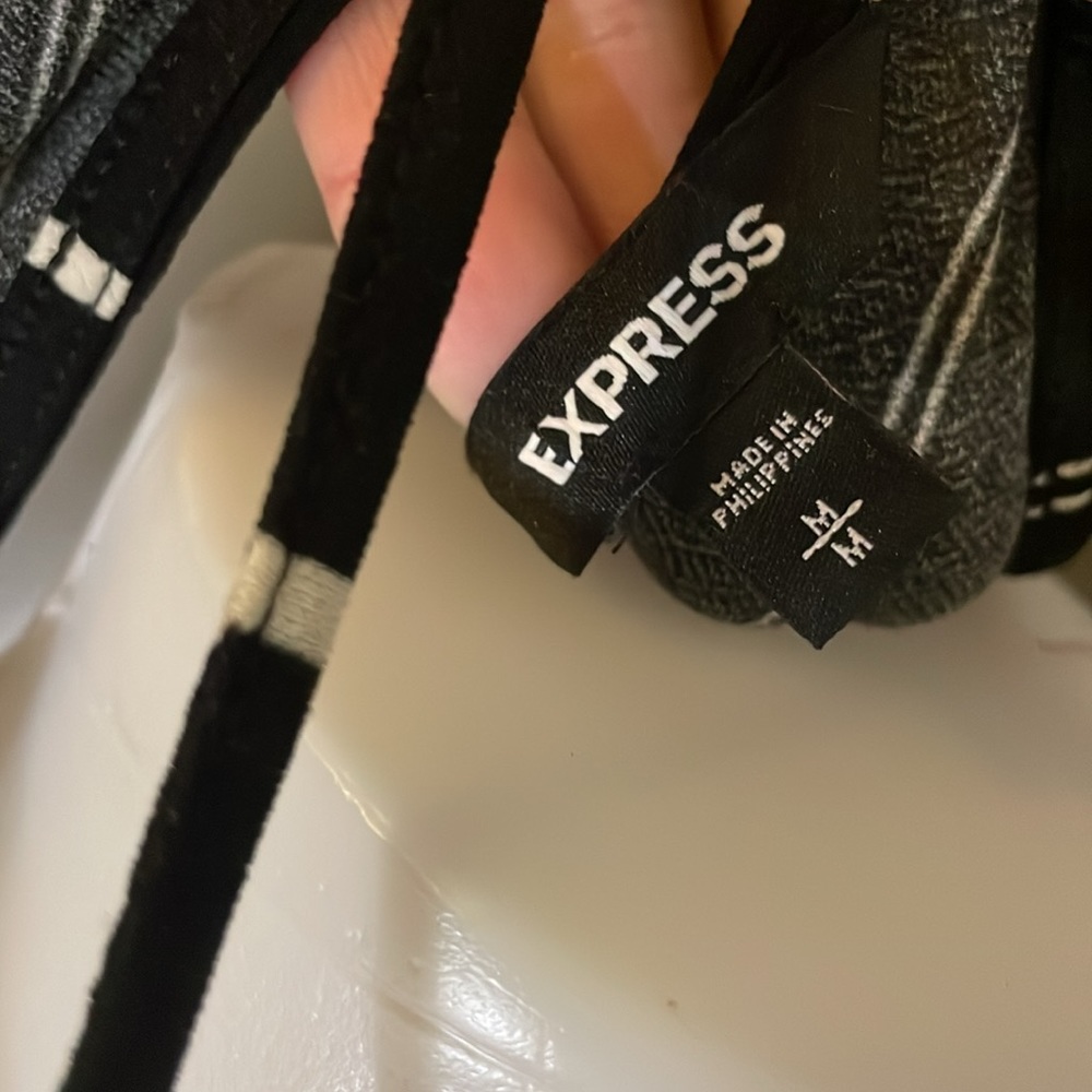 Express striped romper - Picture 8 of 8